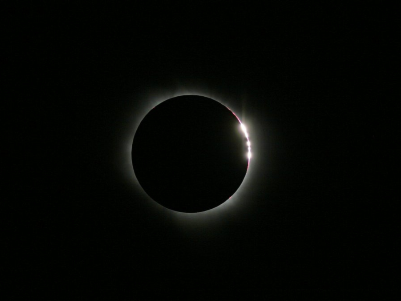  Éclipse solaire totale en Polynésie française, en 2010 © Jean-François Guay